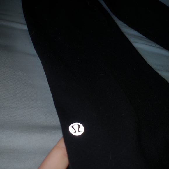 Black lululemon flare leggings - Picture 3 of 4